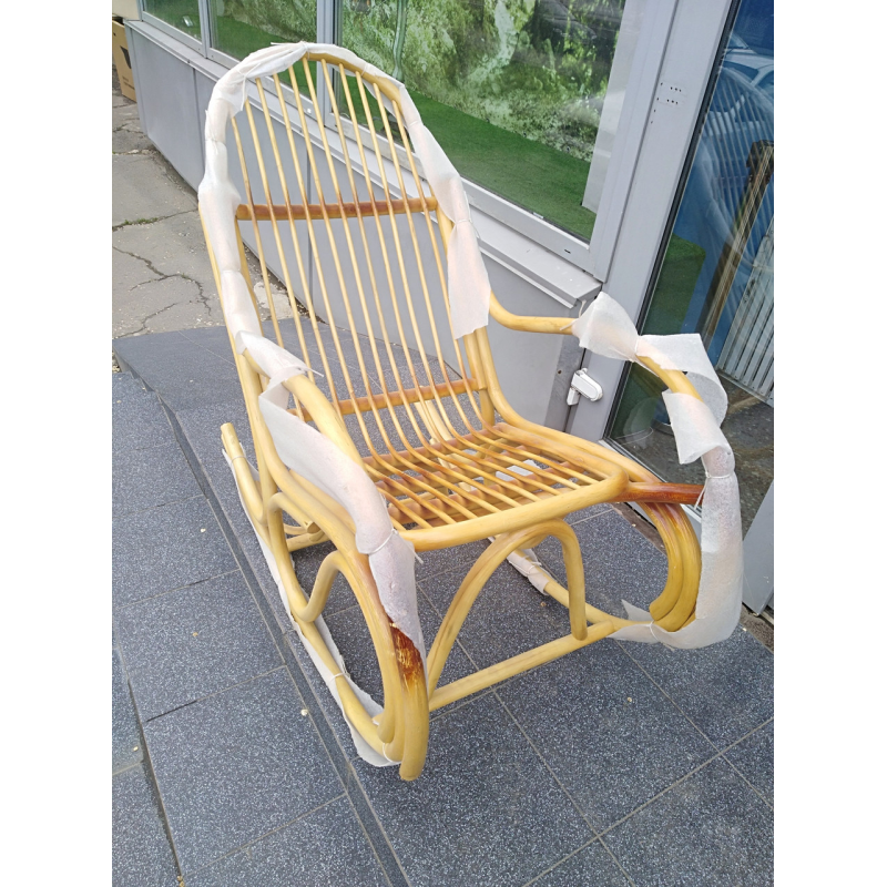 Крісло-гойдалка з ротанга Бриз Крісло-гойдалка з ротанга Бриз